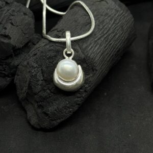Minimalist Pearl Pendant – Calm, Sacred & Elegant (20 Gram)