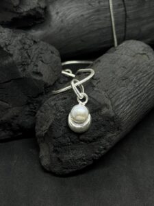 Elegant Pearl Silver Pendant – Minimalist Spiritual Jewelry (20 Gram)